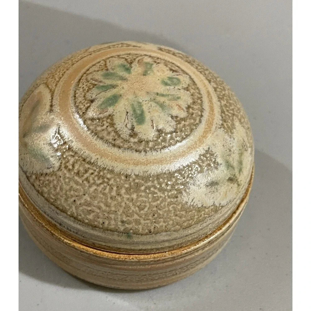 T Plasket Pottery Round Jar W/Lid